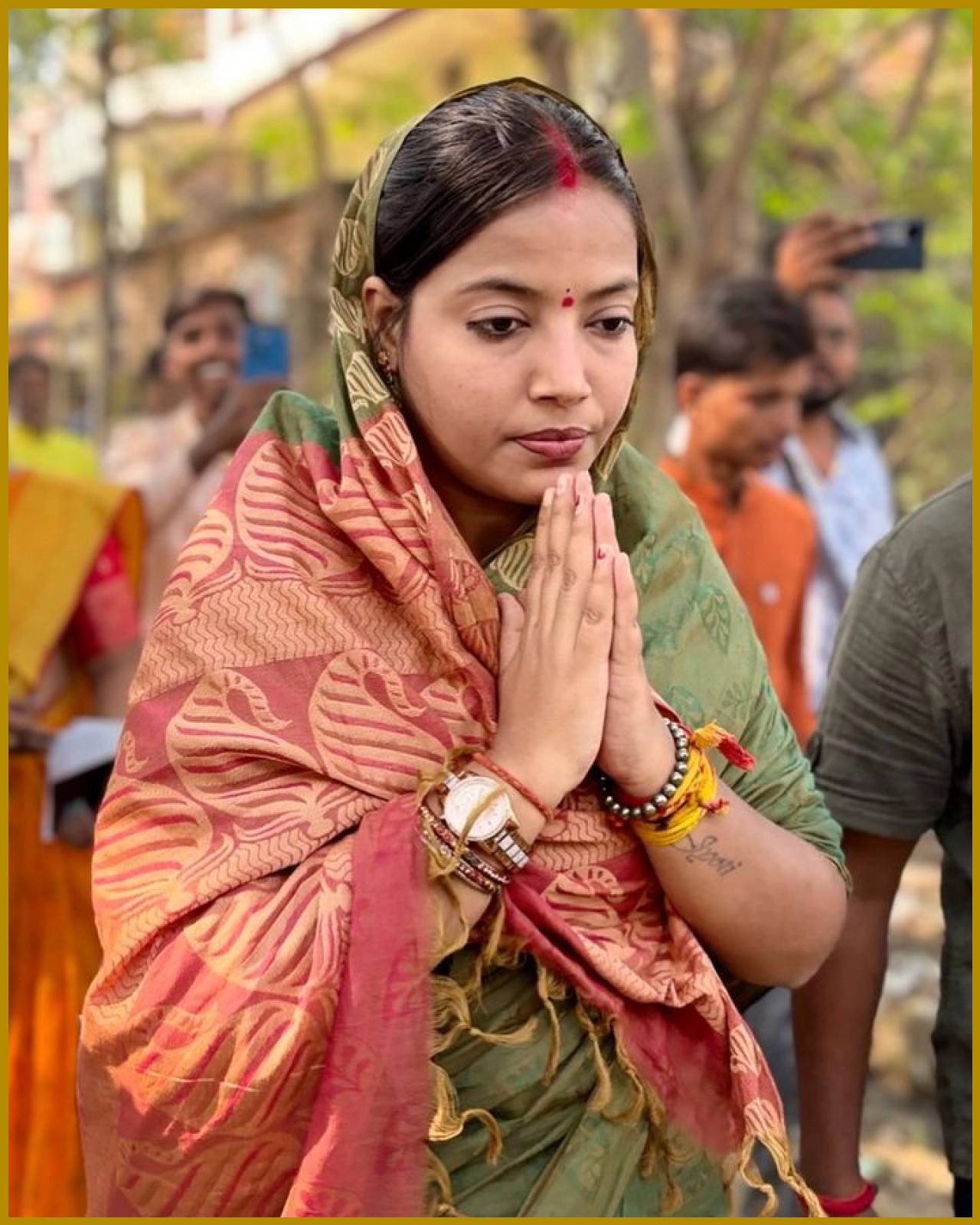 Jyoti Singh reacts to Pawan Singh's closeness with Mahima.