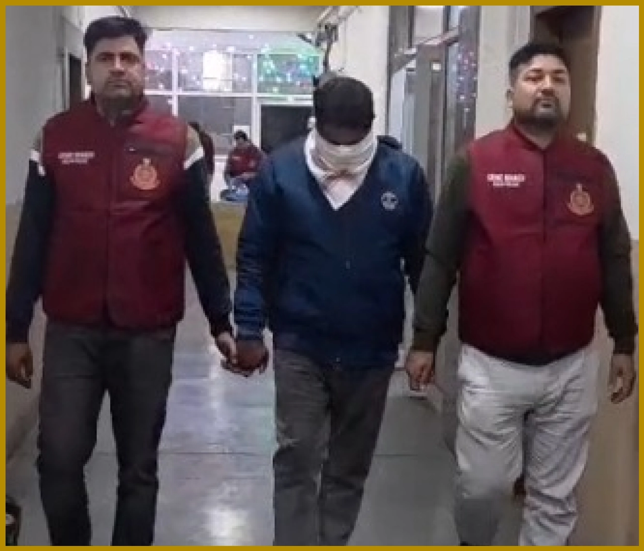 Delhi Police Nab Notorious Snatcher with 31 Stolen Mobiles