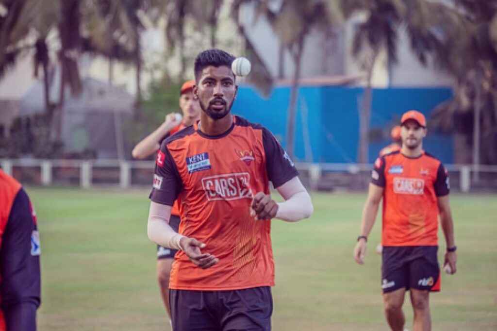 KKR Signs Saurabh Dubey as Replacement for Akash Deep Ahead of IPL 2026