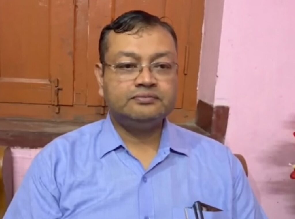 Newborn Dies Due to Hospital Negligence, Father Forced to Carry Body in Cardboard Box