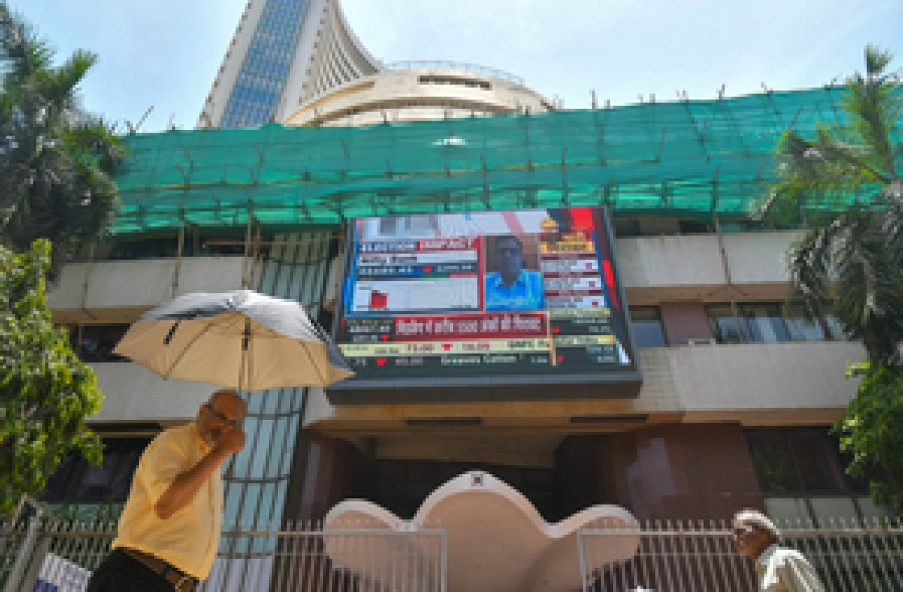 Sensex Surges Over 650 Points Amid Positive Market Sentiment