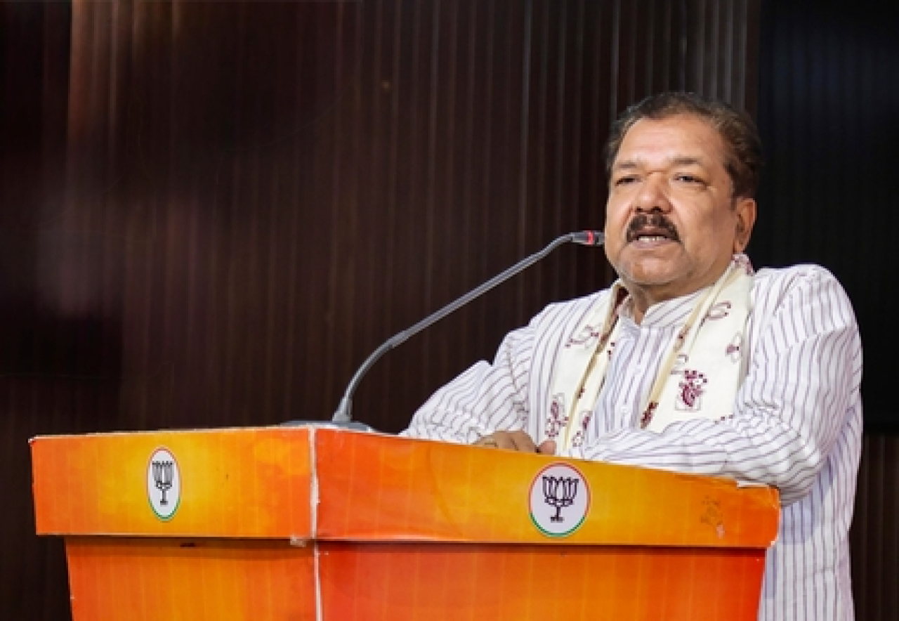 Bihar Minister Criticizes Online Cockroach Public Party Trend