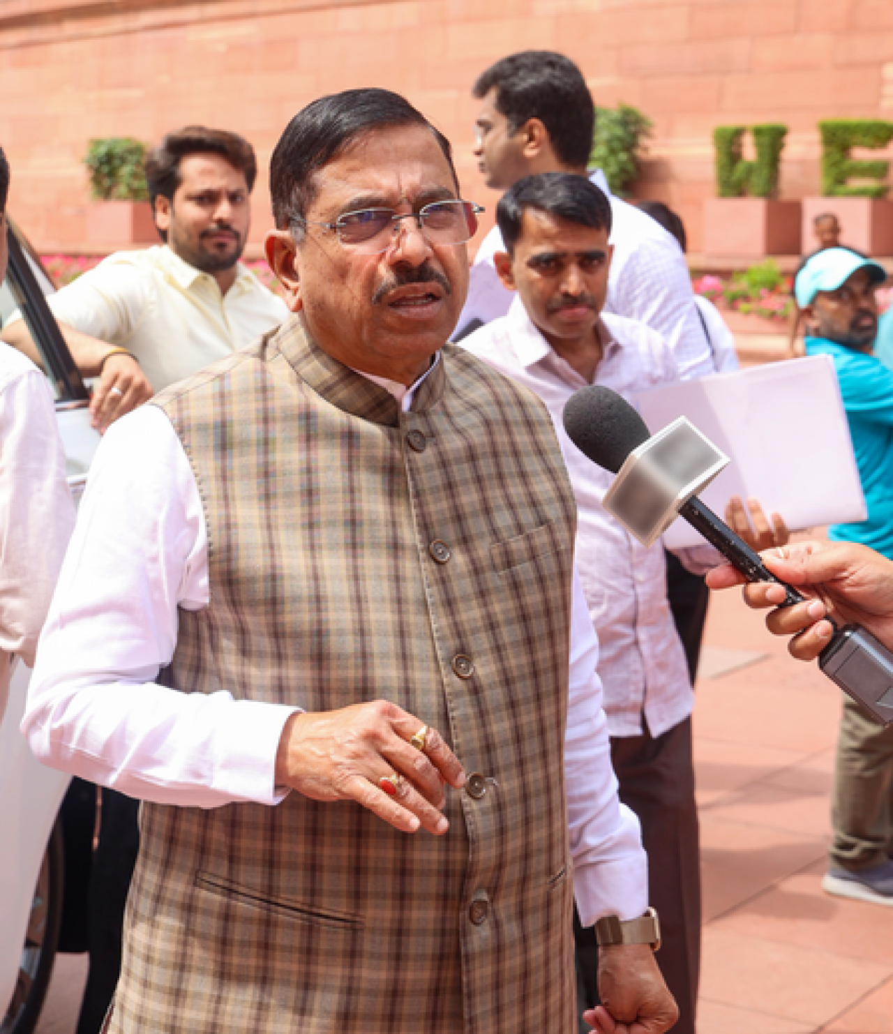 LPG Prices Surge Due to Global Factors, Says Prahlad Joshi