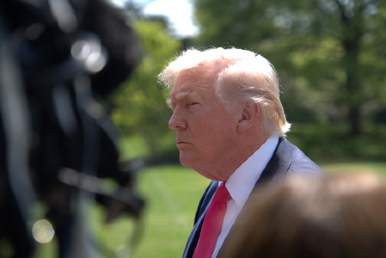 Trump Accuses Obama of Strengthening Iran with Billions in Cash
