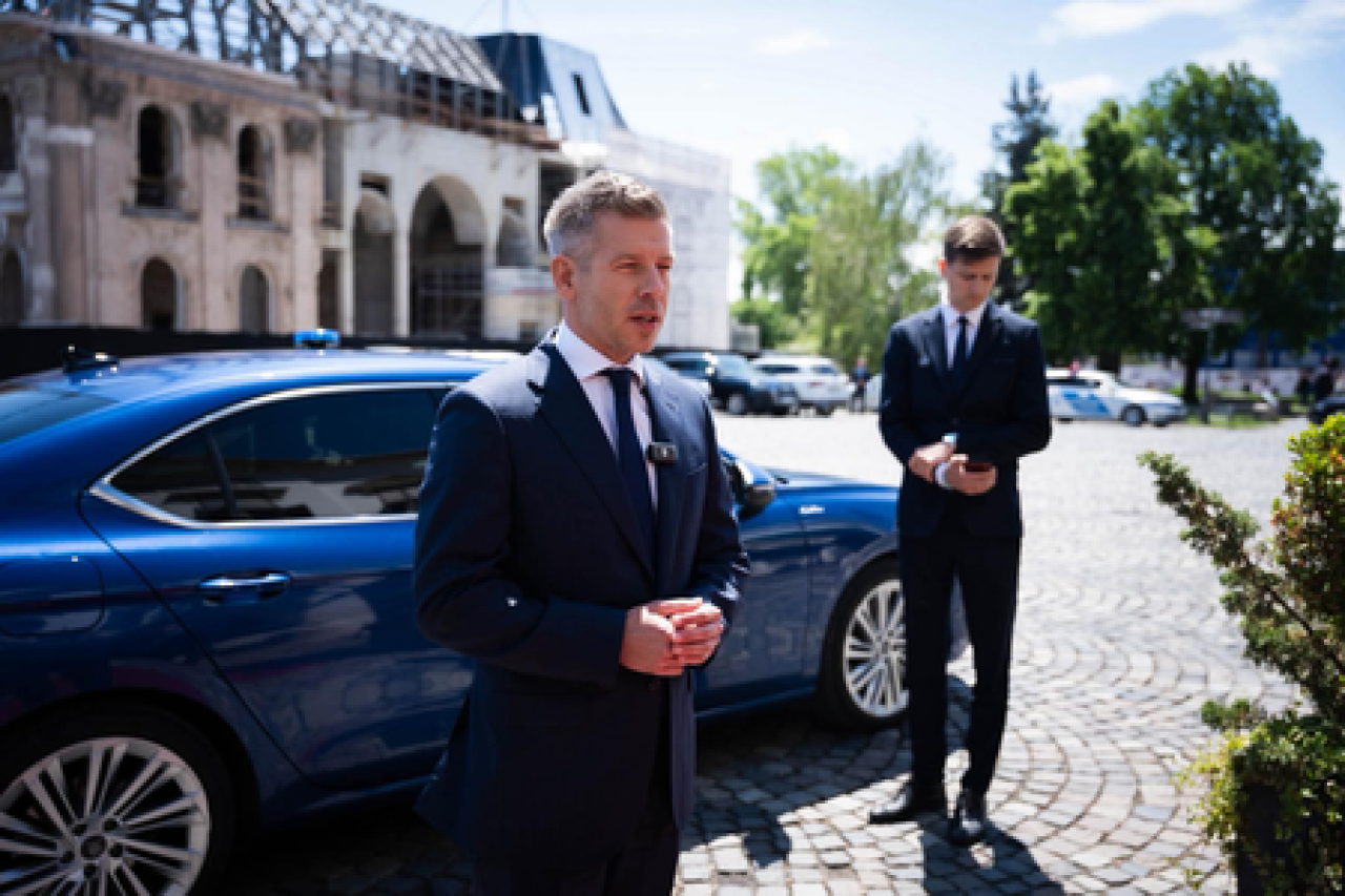 Hungarys PM Proposes Constitutional Amendment to Remove President