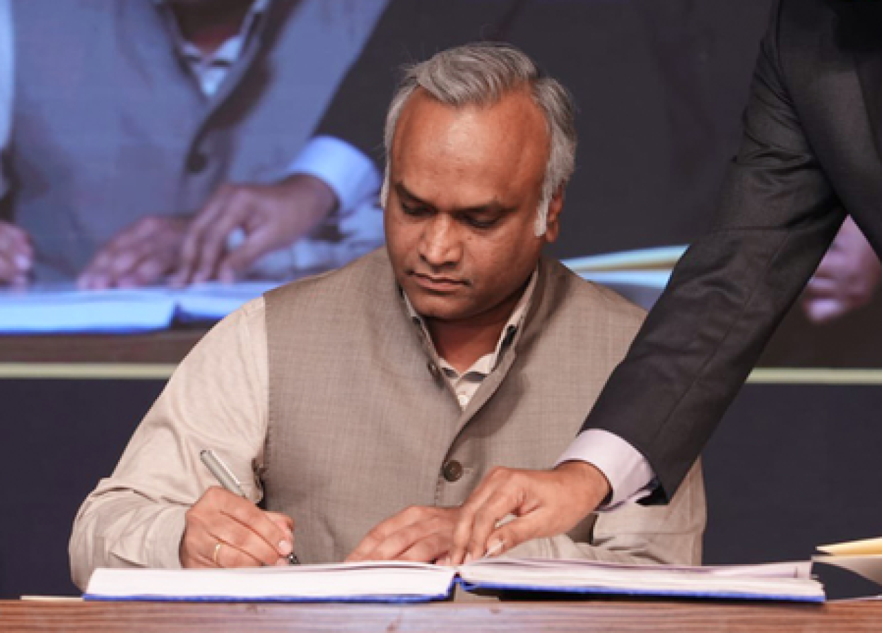 Karnataka Home Minister Issues Strict Age Verification Guidelines for Bars and Pubs