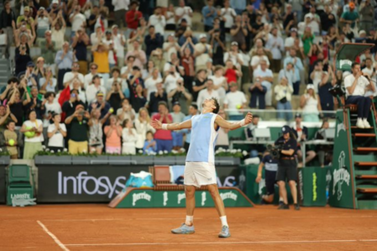 Matteo Arnaldi Reaches Quarterfinals of French Open 2026