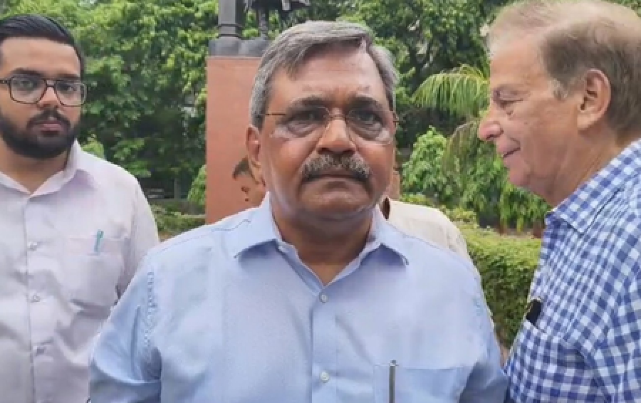 Satish Upadhyay Participates in One Tree in Mothers Name Campaign